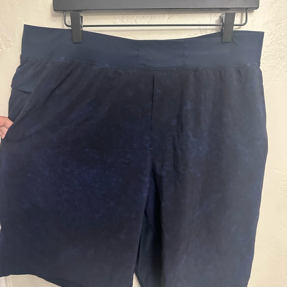Lululemon Men’s Navy Pattern
